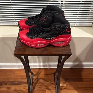 Allen Iverson the Question sneakers!  Women’s 9/Men’s 7.5